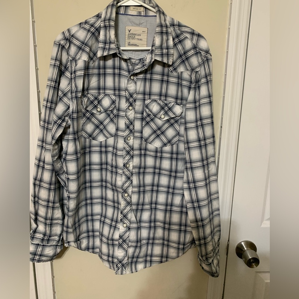 Men’s American Eagle size L snap front plaid shirt